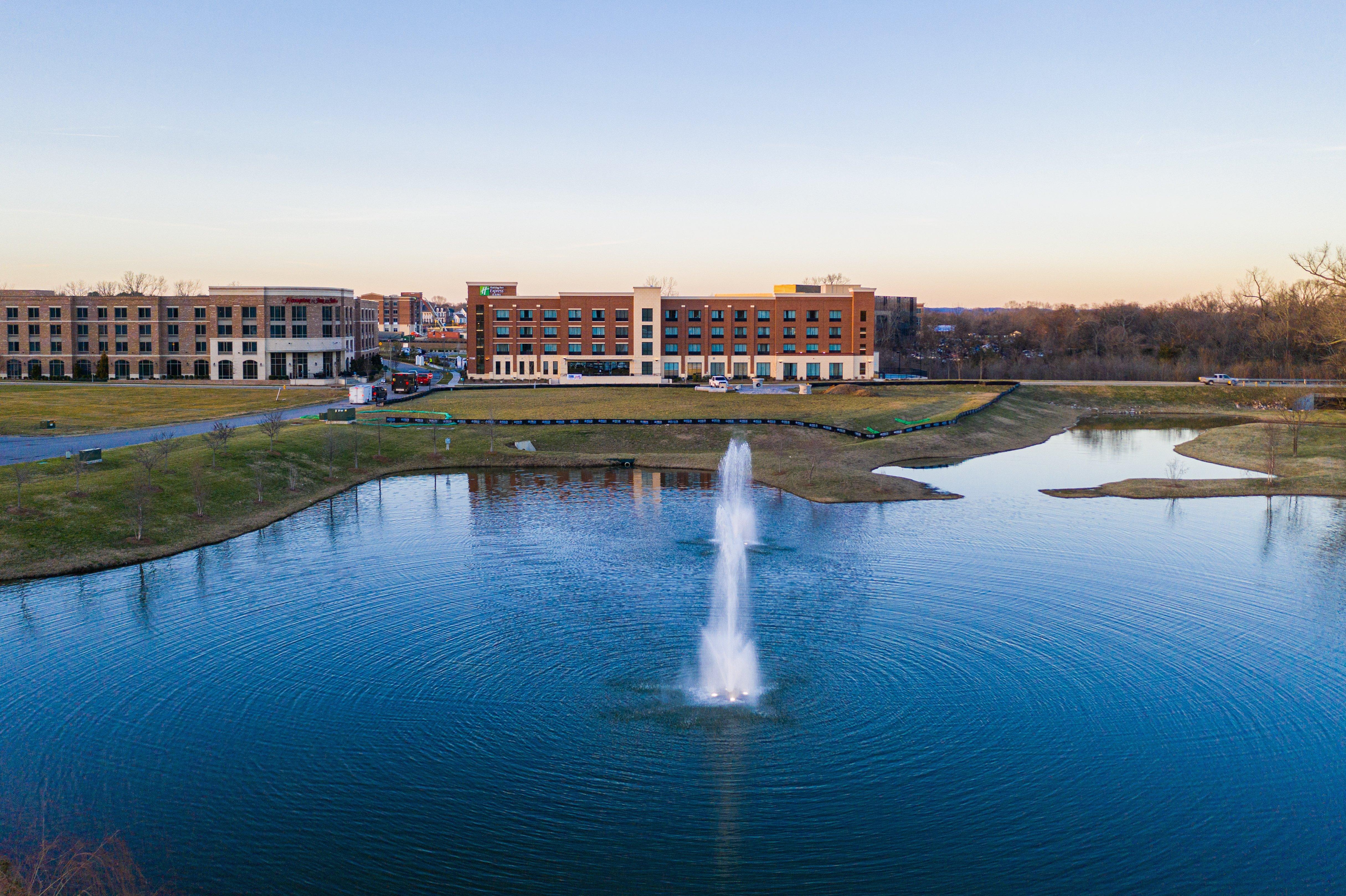 Holiday Inn Express & Suites Franklin - Berry Farms By Ihg エクステリア 写真